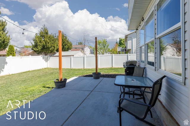 view of patio featuring a fenced backyard