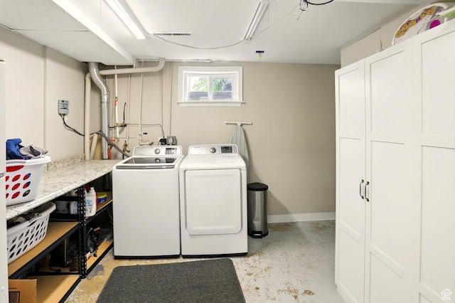 569 N 700 E, Mapleton, UT 84664 - clothes washing area with baseboards, independent washer and dryer, and visible vents