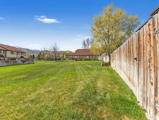 890 E Hamlet Cir N, Midway, UT 84049 - view of yard featuring fence and a mountain view
