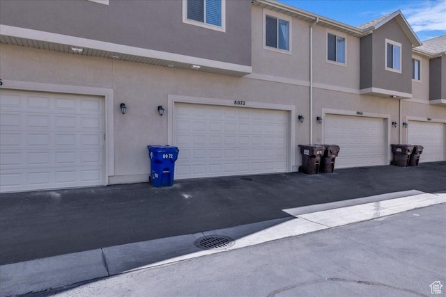 8072 N Rock Creek Cove Ln, Eagle Mountain, UT 84005 - view of garage