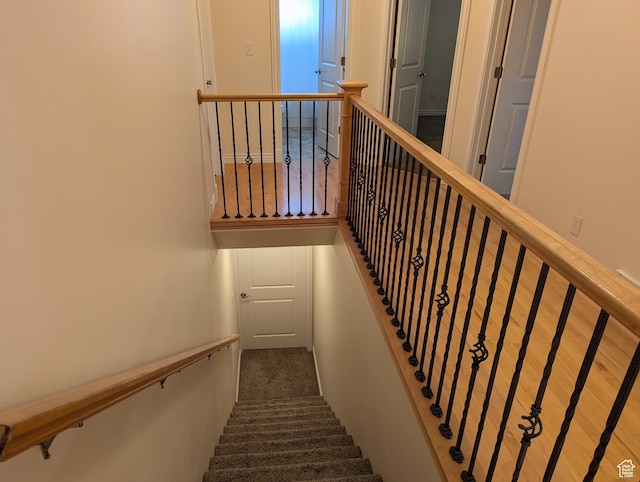 565 E Platt Ln Unit 1, Mona, UT 84645 - view of staircase