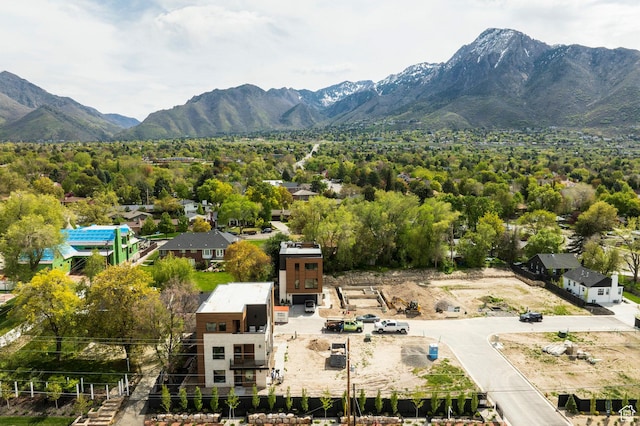 bird's eye view with a mountain view