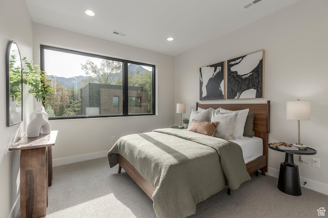 bedroom with carpet, baseboards, visible vents, and recessed lighting