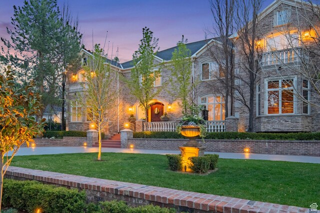 2428 E Field Rose Dr, Holladay, UT 84121 - view of home's community featuring a yard