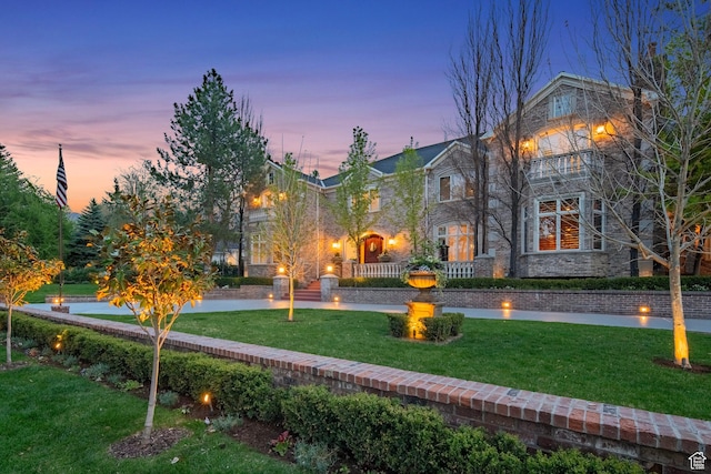 2428 E Field Rose Dr, Holladay, UT 84121 - exterior space featuring a yard