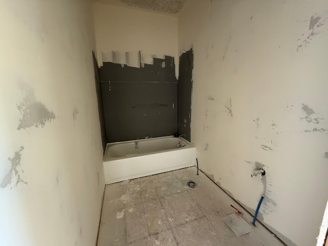 4047 N Ophir Dr, Eagle Mountain, UT 84005 - bathroom featuring a bathtub