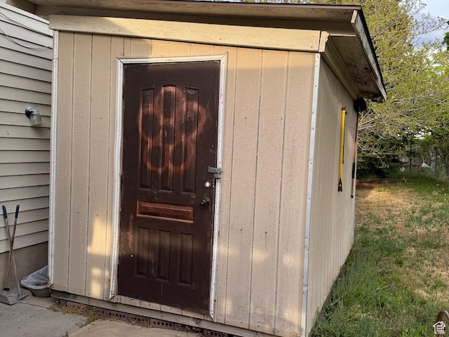 view of exterior entry