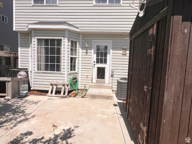 354 E 950 S, Payson, UT 84651 - entrance to property featuring a patio and central AC