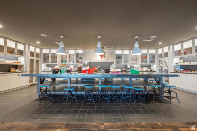 7485 E Moon Light Dr, Heber City, UT 84032 - bar with pendant lighting and recessed lighting
