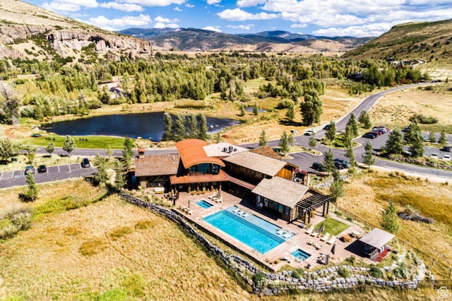 7485 E Moon Light Dr, Heber City, UT 84032 - aerial view of a pool and a water and mountain view