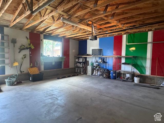 105 S 500 E, Salem, UT 84653 - garage featuring a garage door opener