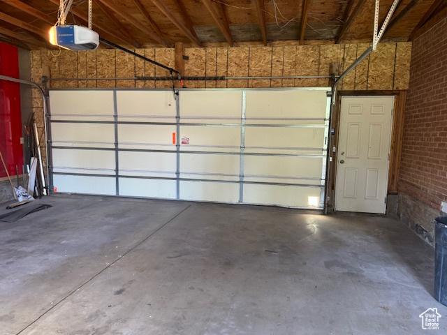 105 S 500 E, Salem, UT 84653 - garage with a garage door opener