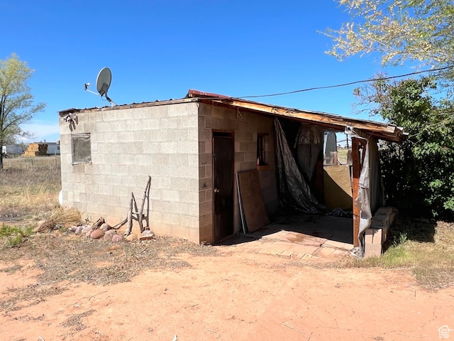 view of outbuilding