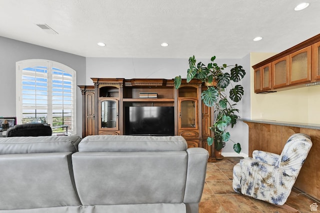 337 S 300 E, Willard, UT 84340 - tiled living room with recessed lighting and baseboards