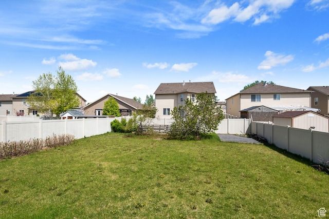 view of yard with a residential view