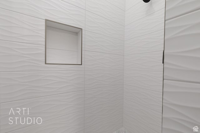2832 E Stonedale Dr, St George, UT 84790 - bathroom featuring tiled shower