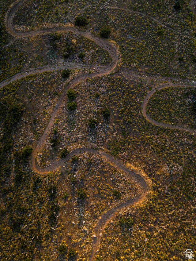 aerial view of property and surrounding area