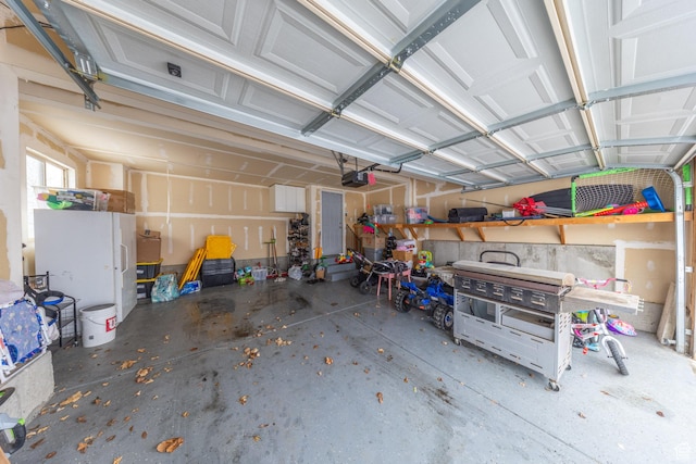 1501 W 2060 S, Woods Cross, UT 84087 - garage with a garage door opener