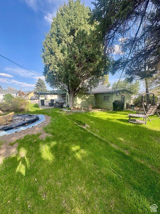 view of grassy yard