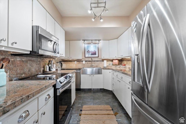4798 S Saxony Cir, Holladay, UT 84117 - photo 9