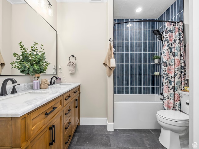 full bathroom with baseboards, shower / bathtub combination with curtain, toilet, double vanity, and recessed lighting