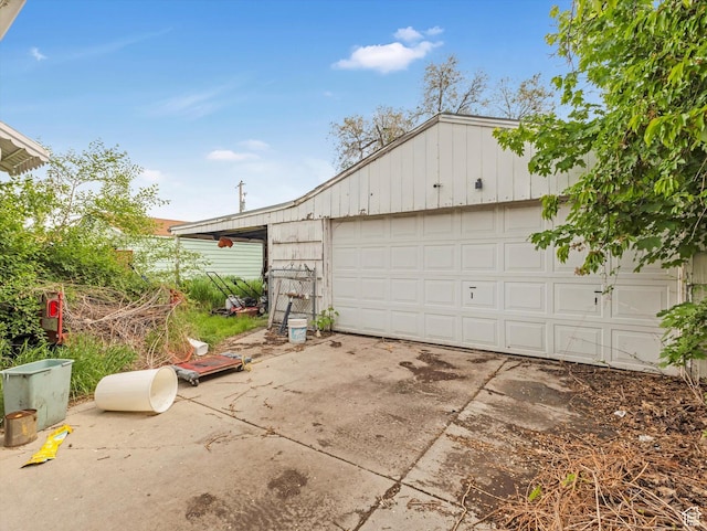 view of detached garage