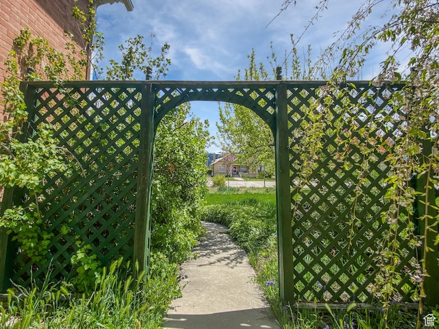 244 S Main St W, Ephraim, UT 84627 - view of gate