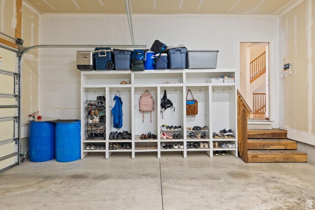 512 Glendon Way, Pleasant Grove, UT 84062 - mudroom with concrete floors