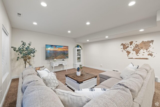 512 Glendon Way, Pleasant Grove, UT 84062 - living area featuring carpet, recessed lighting, and baseboards