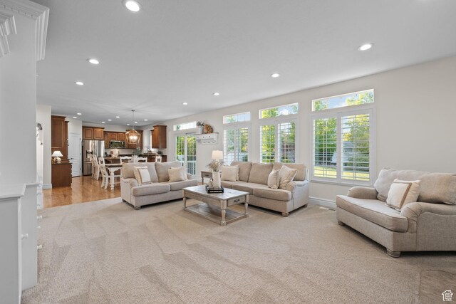 512 Glendon Way, Pleasant Grove, UT 84062 - living room with light carpet, recessed lighting, and baseboards