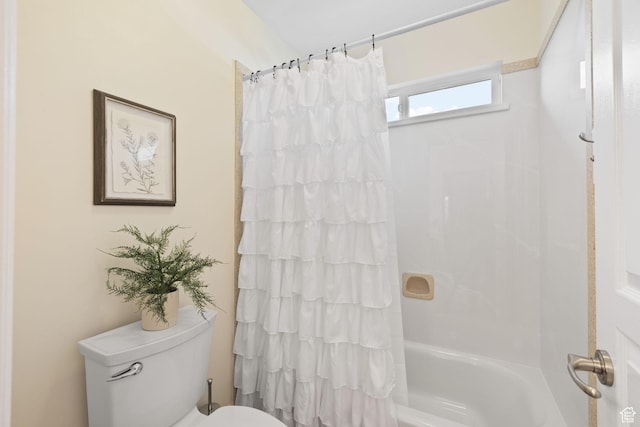 512 Glendon Way, Pleasant Grove, UT 84062 - bathroom with toilet and shower / tub combo with curtain