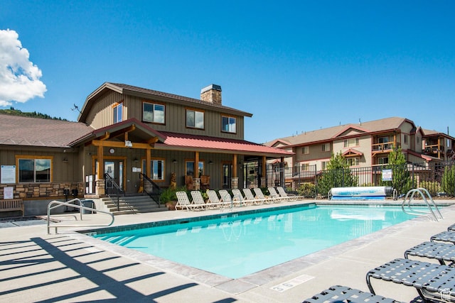 5501 Lillehammer Ln Unit 4306, Park City, UT 84098 - community pool with a hot tub, a patio area, and fence