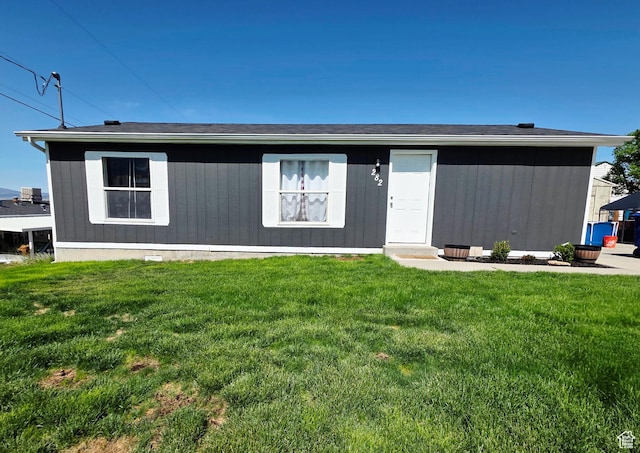 282 S Sheridan St, Stockton, UT 84071 - view of front facade with a front lawn