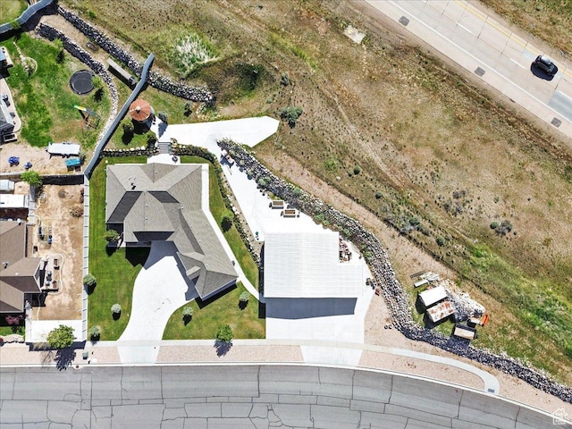aerial view of property and surrounding area