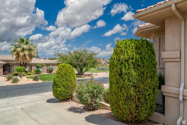 view of property's community featuring a patio