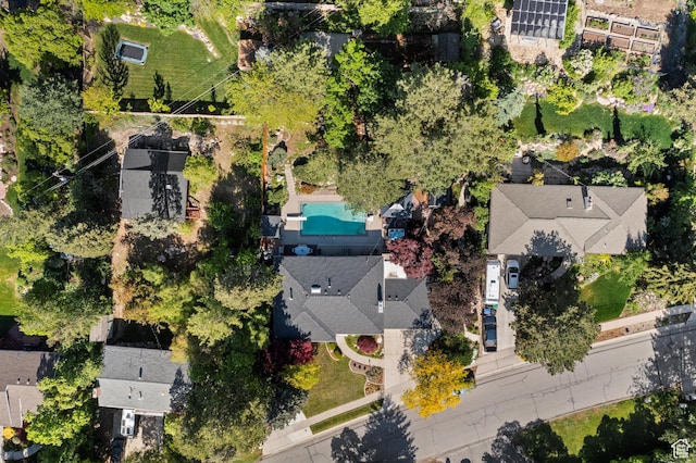 drone / aerial view of a pool area