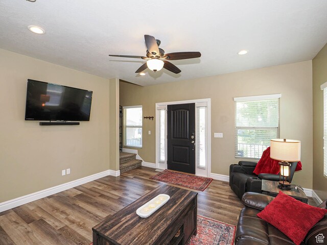 879 W Saddlebrook Dr, Kaysville, UT 84037 - living area featuring wood finished floors, ceiling fan, baseboards, and recessed lighting