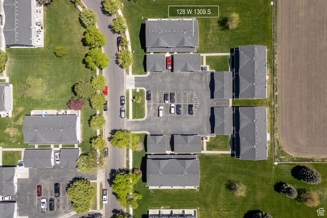 aerial view of property and surrounding area