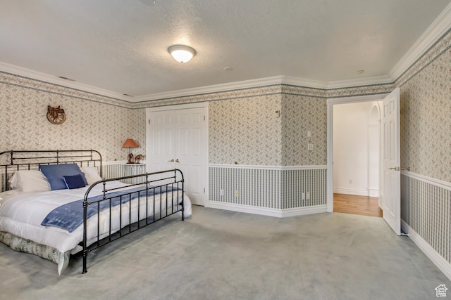 542 E 10000 S, Salem, UT 84653 - carpeted bedroom featuring wallpapered walls, ornamental molding, and a textured ceiling