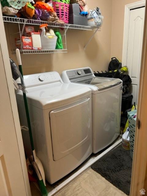 1195 W Dallin Dr N Unit R301, Pleasant Grove, UT 84062 - laundry area featuring washer and clothes dryer