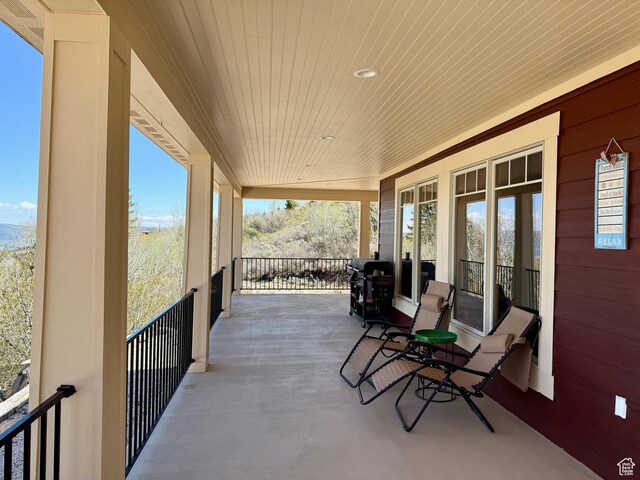 3431 S Panorama Dr, Garden City, UT 84028 - view of porch