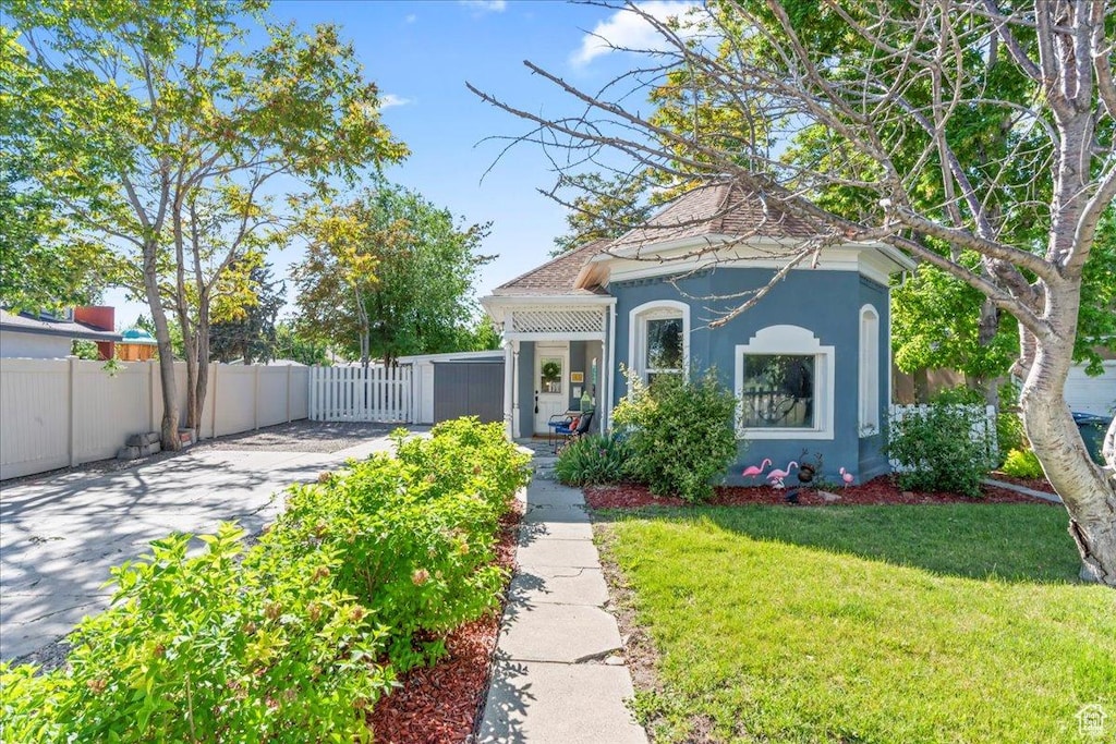 view of front of property with stucco siding