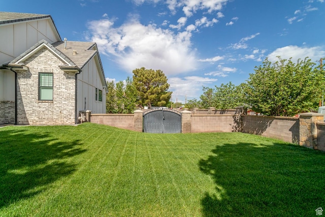 684 S 990 W, Hurricane, UT 84737 - view of yard with a gate