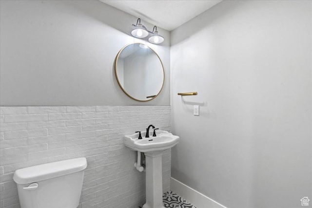 916 Country Ln, Farmington, UT 84025 - bathroom with toilet