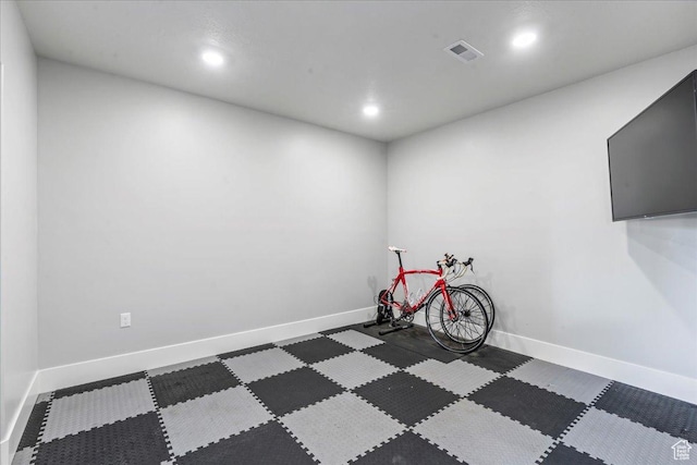 916 Country Ln, Farmington, UT 84025 - rec room with recessed lighting and baseboards