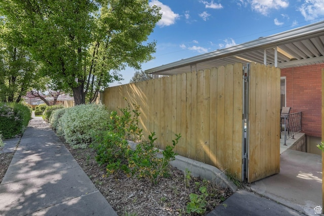 view of yard featuring fence