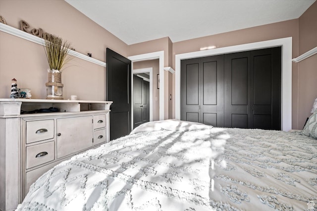 bedroom featuring a closet