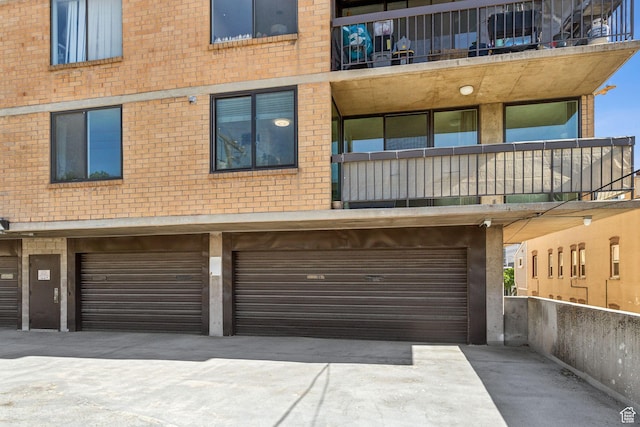 131 E 1st Ave N Unit 305, Salt Lake City, UT 84103 - garage with concrete driveway
