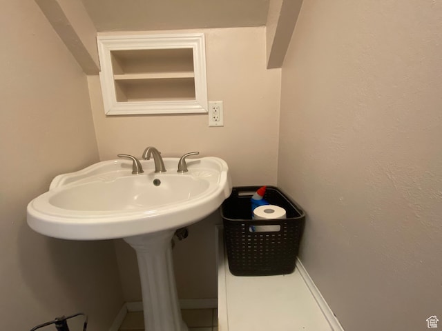 271 S Court St W, Soda Springs, ID 83276 - bathroom featuring a sink and tile patterned floors