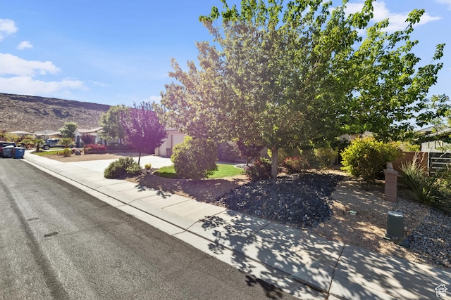 3335 W 2570 S, Hurricane, UT 84737 - view of front of home featuring fence and driveway